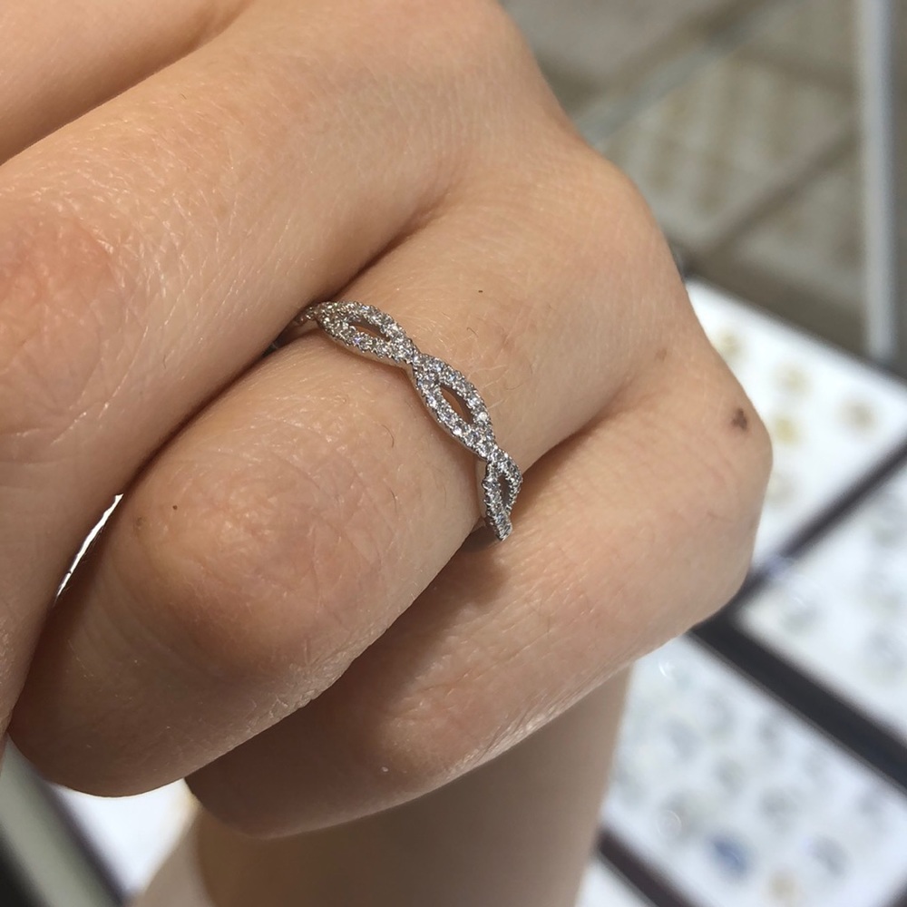 Infinity design ring - Picture 4 of 4